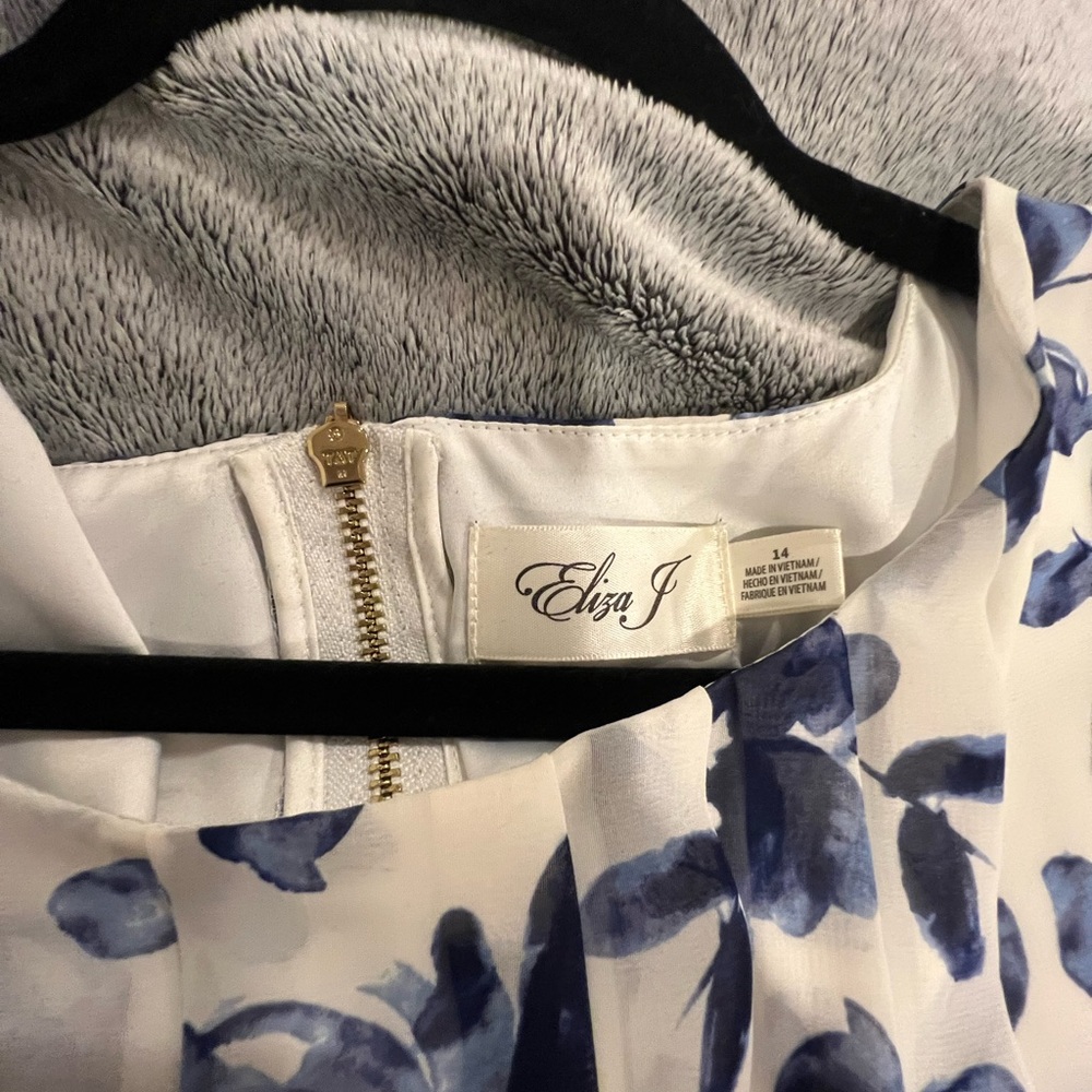 ✨ NWT Eliza J Floral Pleated Maxi Dress – Size 14 ✨ - Picture 7 of 8